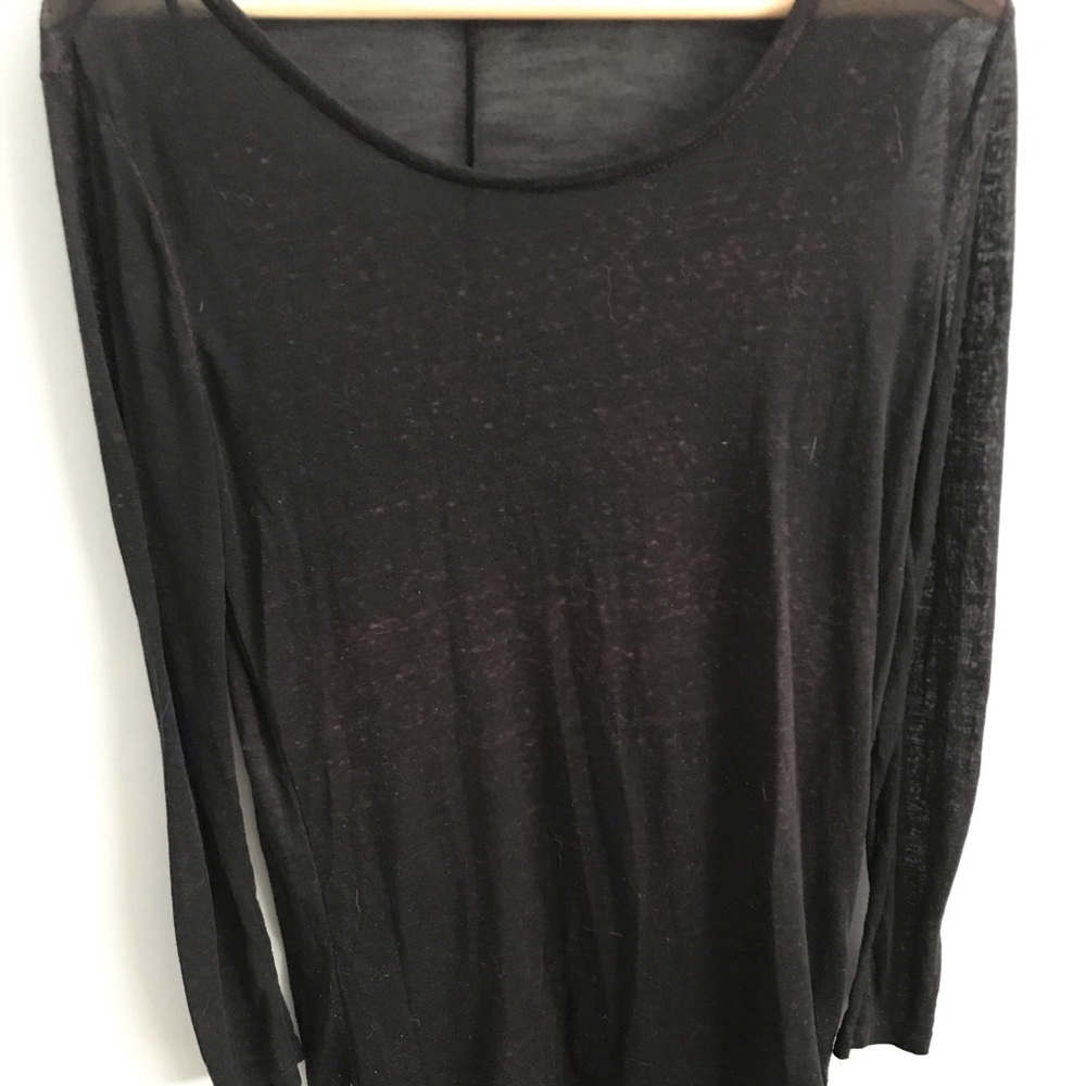 Hi-low long sleeved top